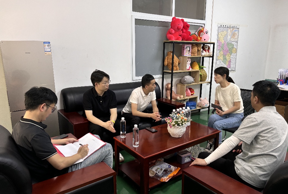 赴安康润杰明智能制作有限责任公司、、安康美和乐玩拥有限公司走访调研、、业务洽谈